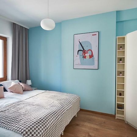 Modern Apartment In Варшава Екстериор снимка