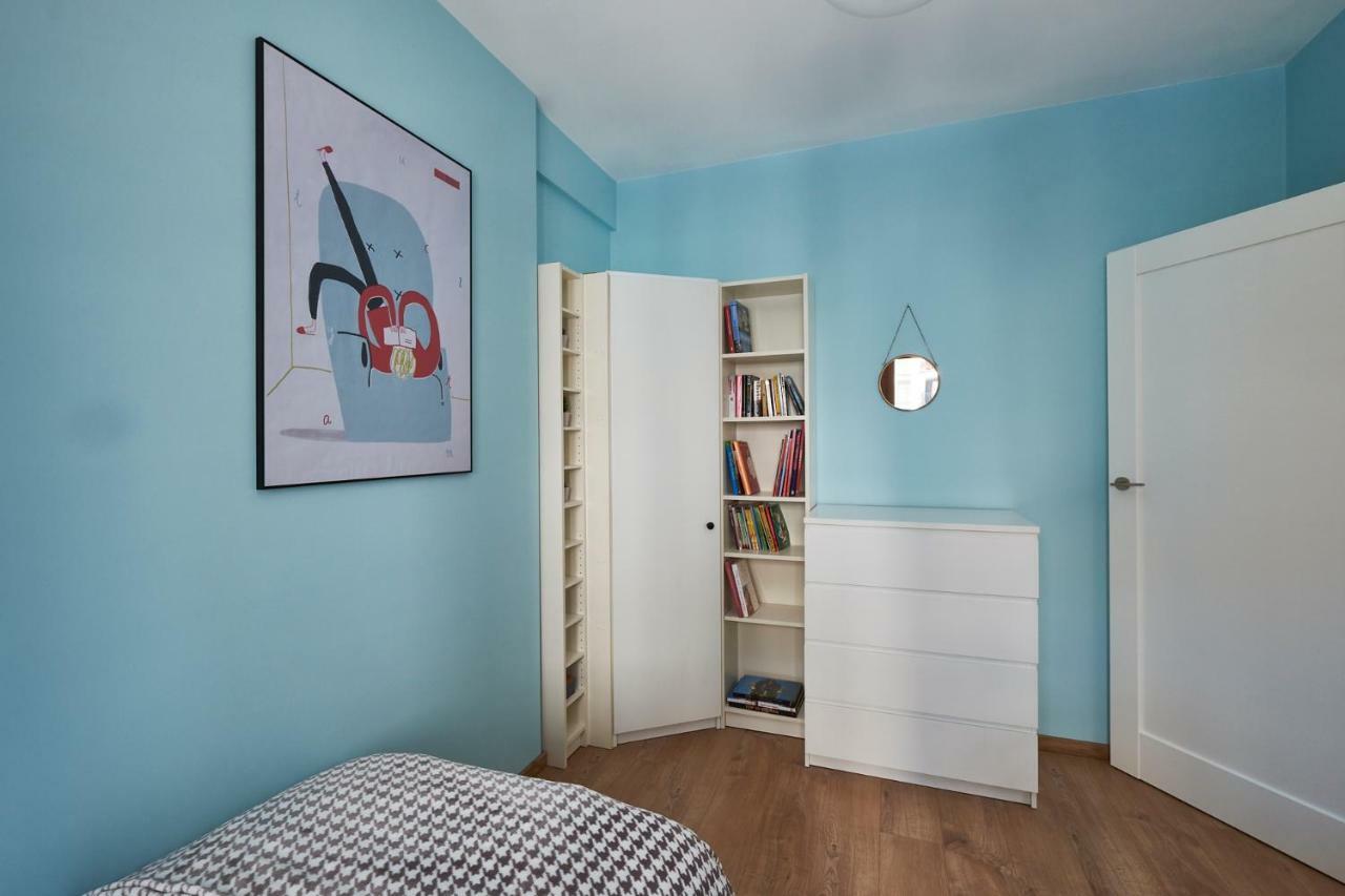 Modern Apartment In Варшава Екстериор снимка