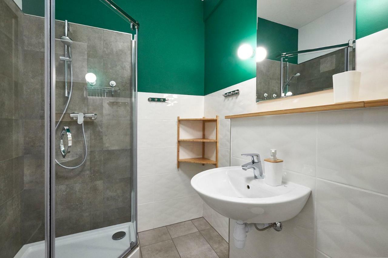 Modern Apartment In Варшава Екстериор снимка