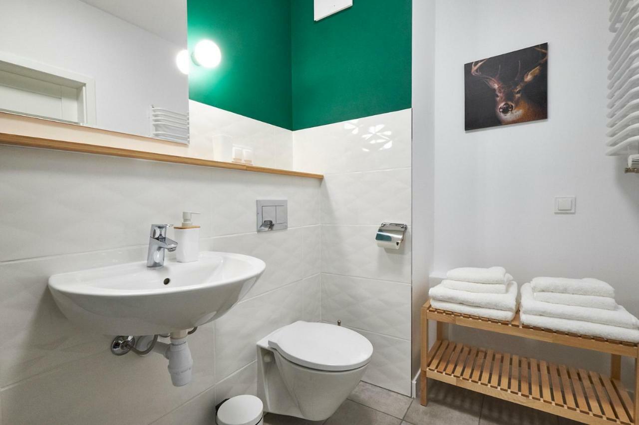 Modern Apartment In Варшава Екстериор снимка